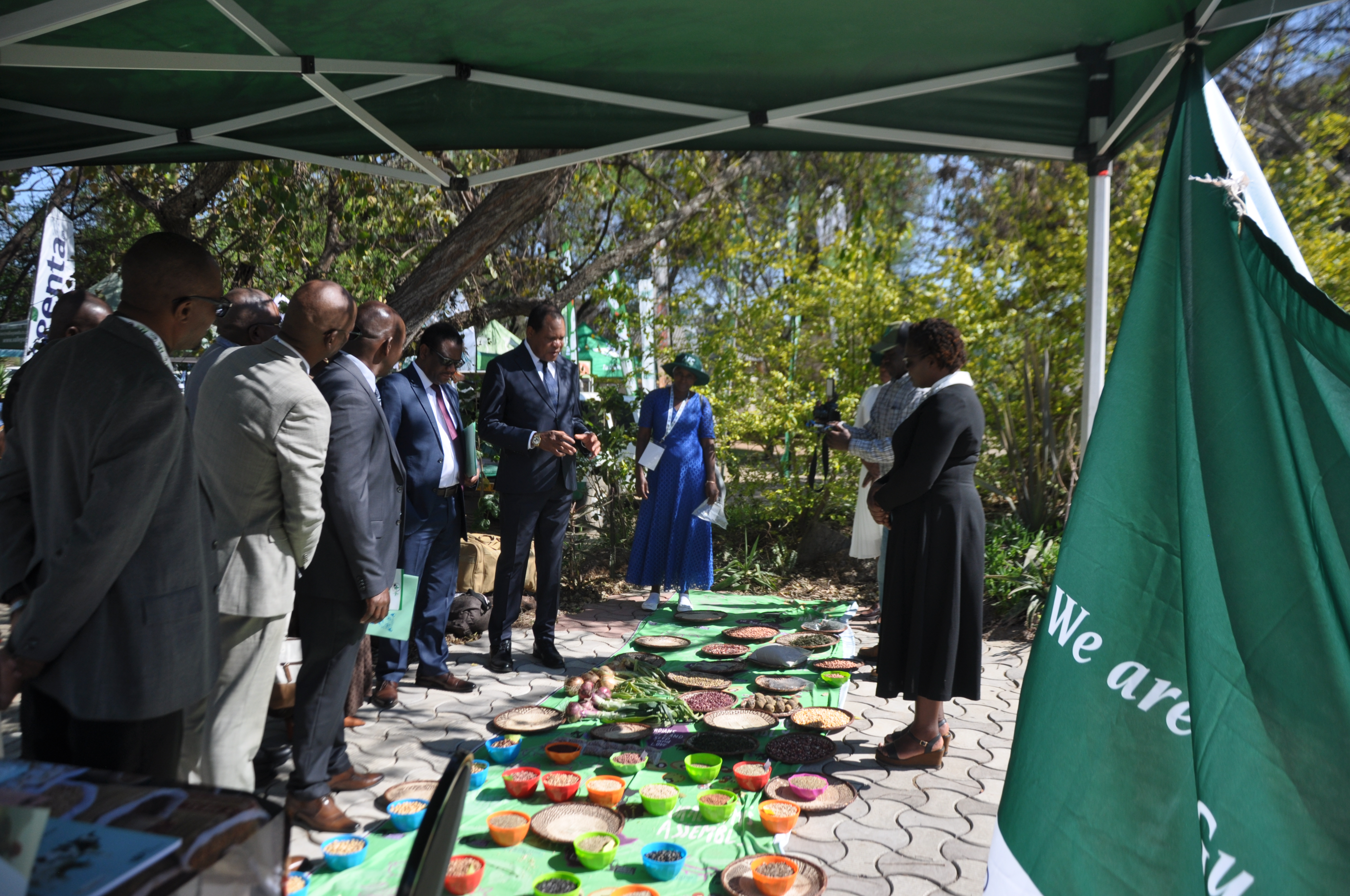 Minister Touring ZFU stand