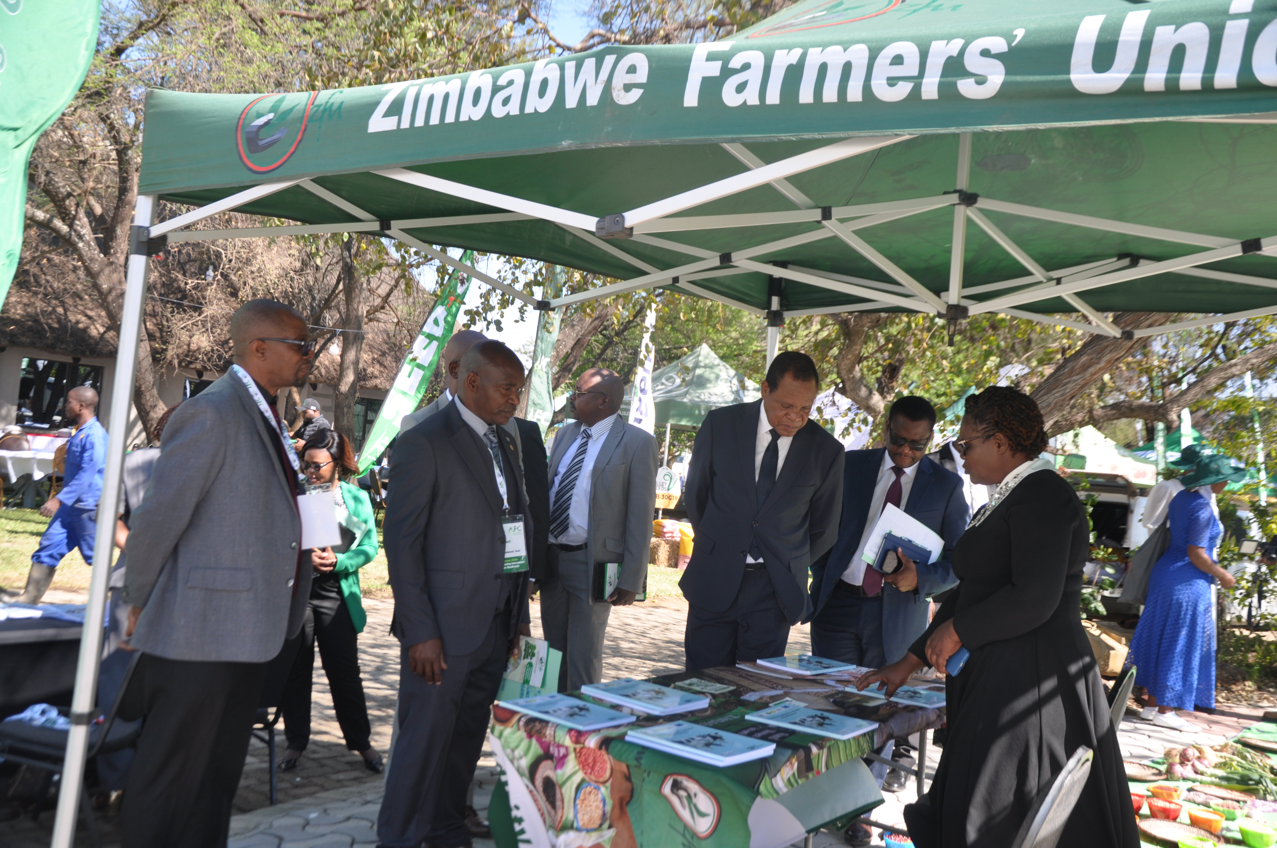 Minister Touring ZFU stand